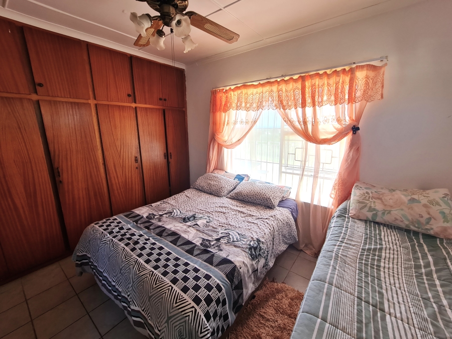 5 Bedroom Property for Sale in C Place Eastern Cape